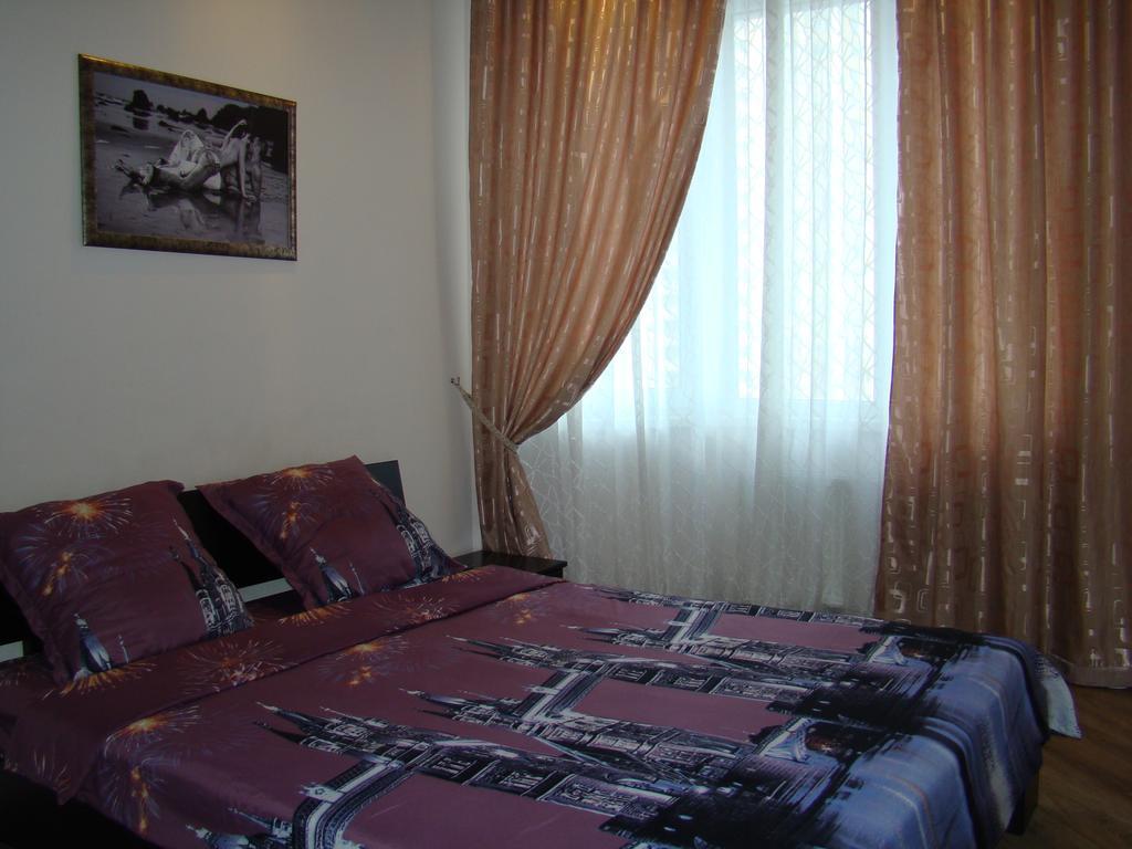 Pleasure Apartment Near Center Of Odessa エクステリア 写真