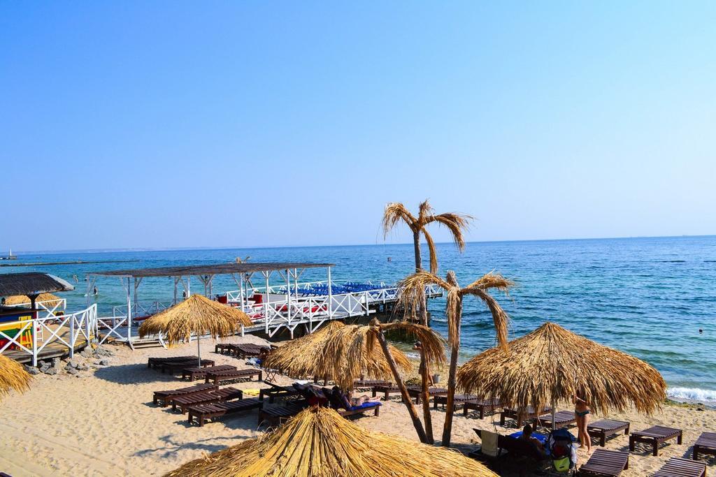 Pleasure Apartment Near Center Of Odessa エクステリア 写真